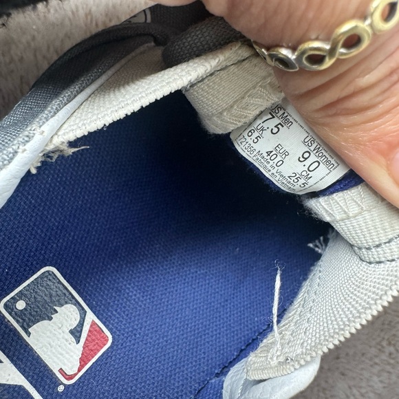 Vans Gray and White Los Angeles Slip-On Shoes - Picture 5 of 5